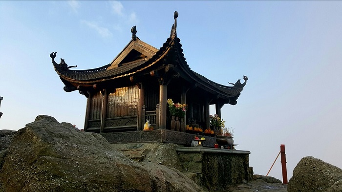 Khung cảnh linh thiêng trên chùa Đồng